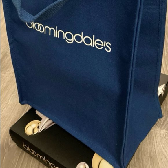 BLOOMINGDALE'S BLUE CANVAS LOGO TOTE BAG NEW WITH TAG - Picture 3 of 5
